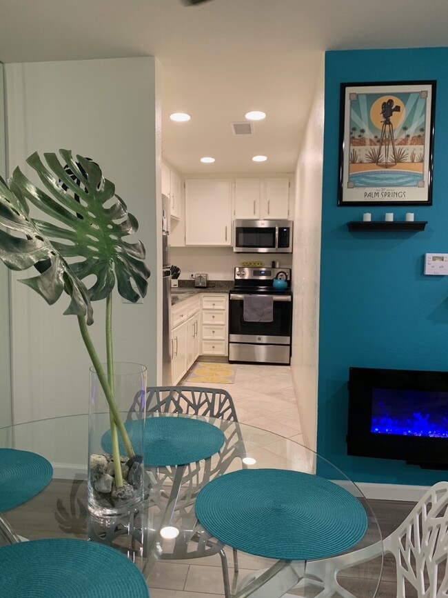 Photo - 470 N Villa Ct Unidad 208