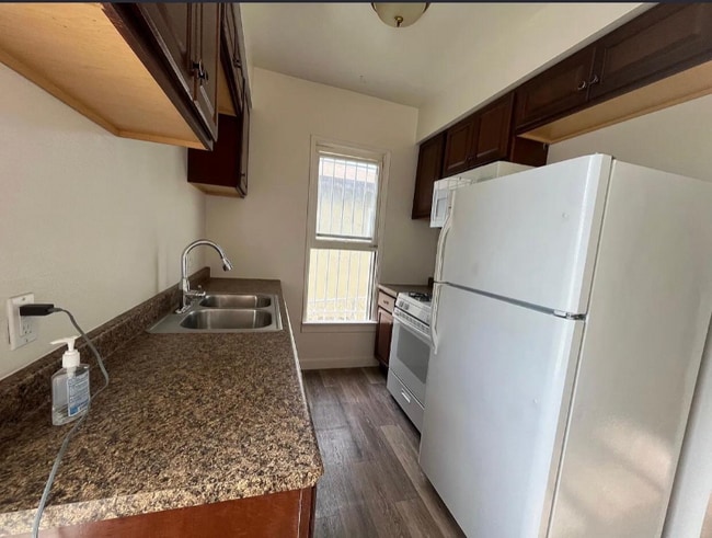 Photo - 348 S 36th St