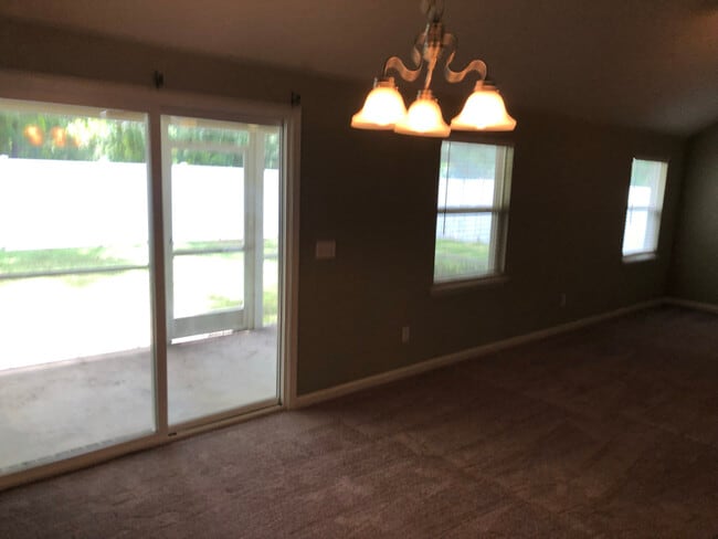 Photo - 304 Gary Cir