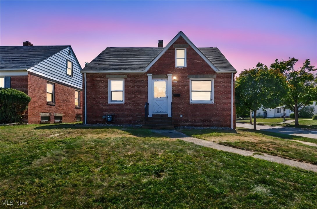 Photo - 9415 Ansonia Ave House