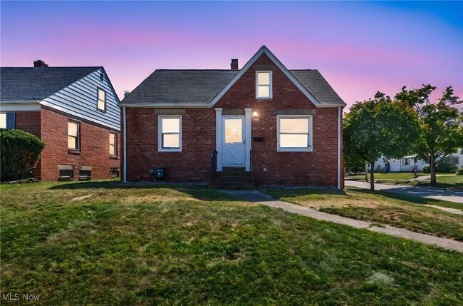 Building Photo - 9415 Ansonia Ave Rental