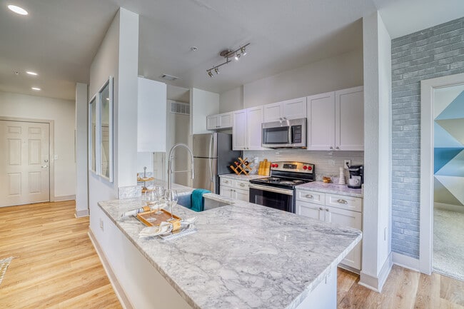 Building Photo - Shadow Ridge At Southlands Rental
