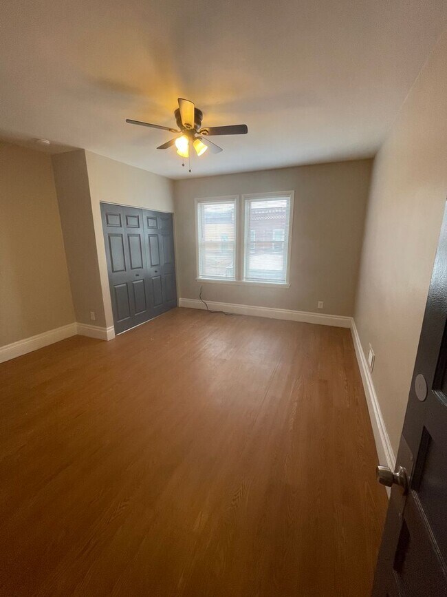 Photo - 405 McKee Pl Unidad #409