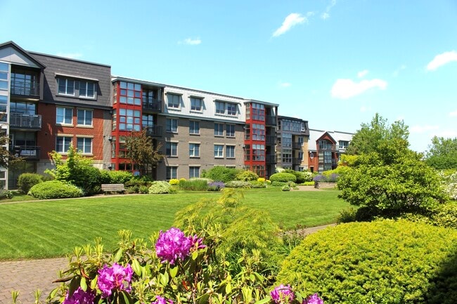 Building Photo - Bishop’s Landing