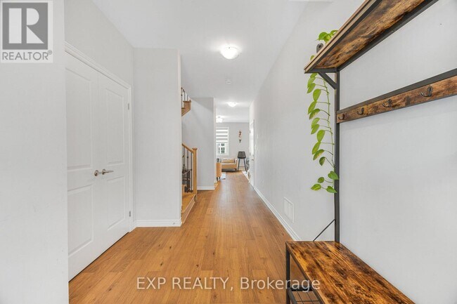 Photo - 5672 Dorchester Rd