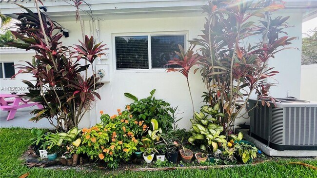 Photo - 911 N 14th Ave