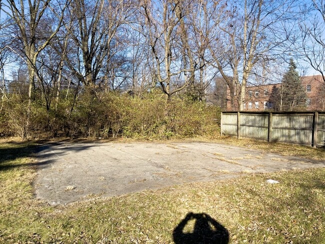 710 W Ace St