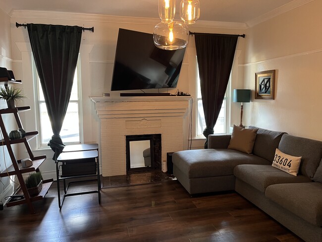 Photo - 402 E North St