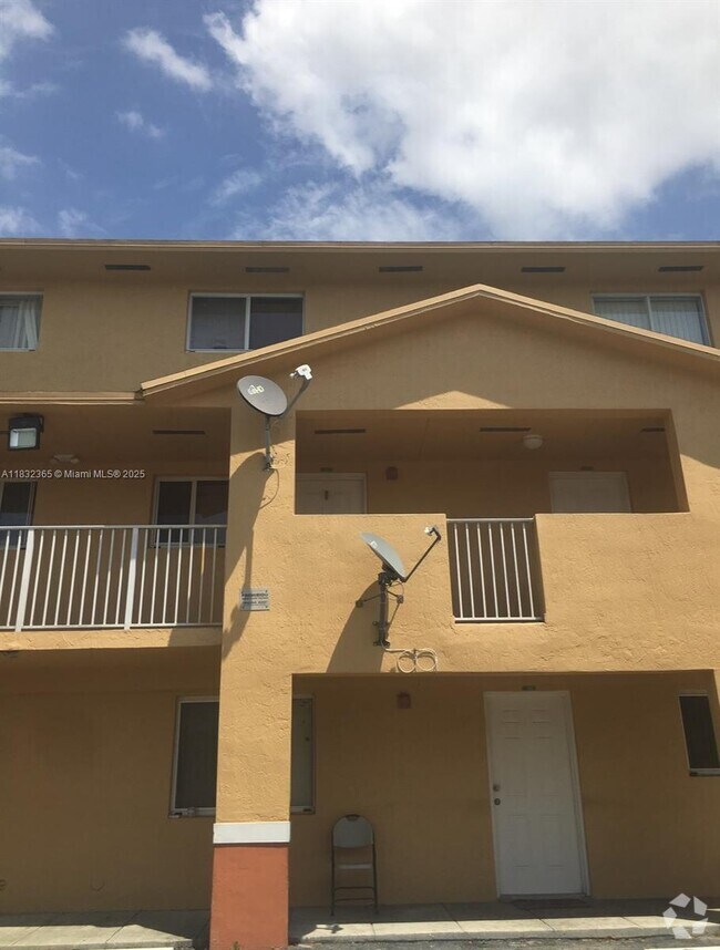 Building Photo - 7935 W 30th Ct Unit 205 Rental