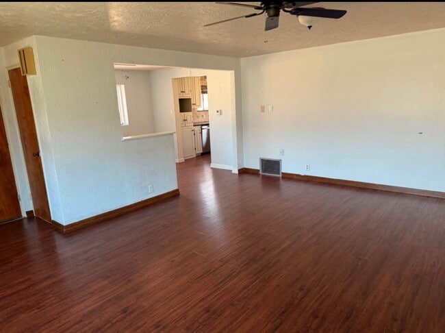 Photo - 113 Stull Ct