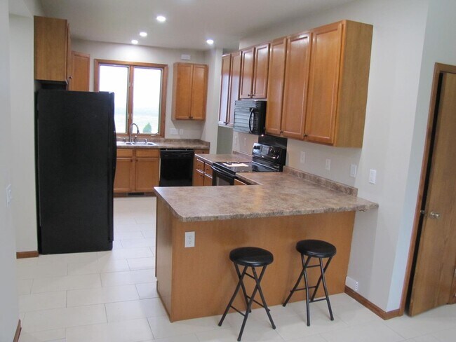 Photo - 8415 Mid Town Rd