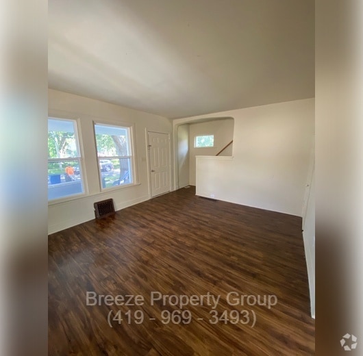 Building Photo - 142 S Detroit Ave Rental