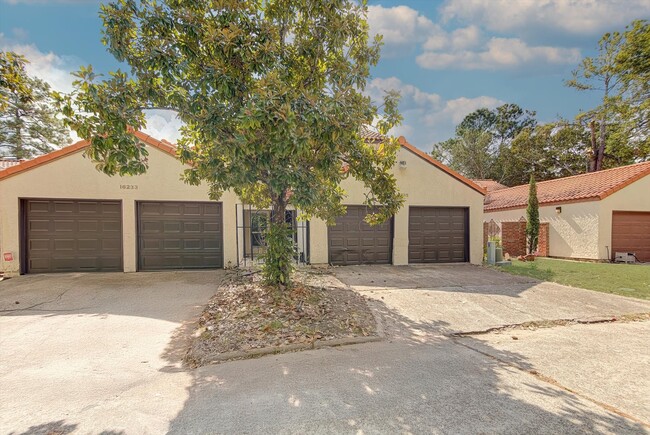 Photo - 16235 Golf Club Dr