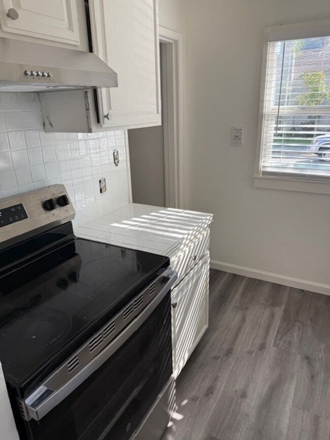 Photo - Burlingame Charming One-Bedroom Home Open Saturday 3:30pm