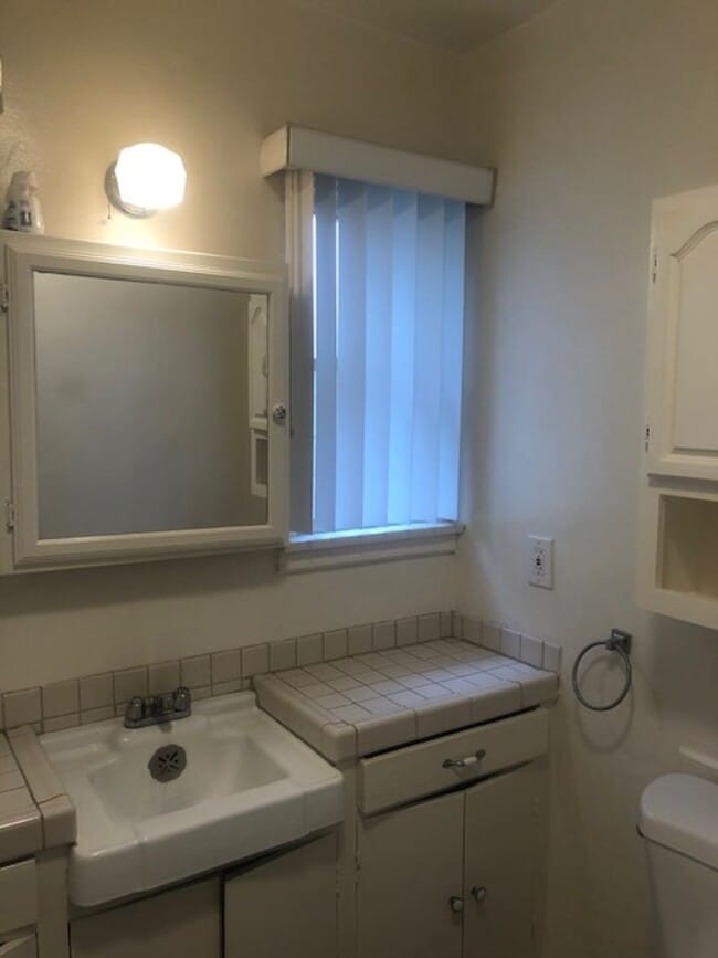 Photo - 605 1/2-742-742 Virginia St Unit 742 1/2