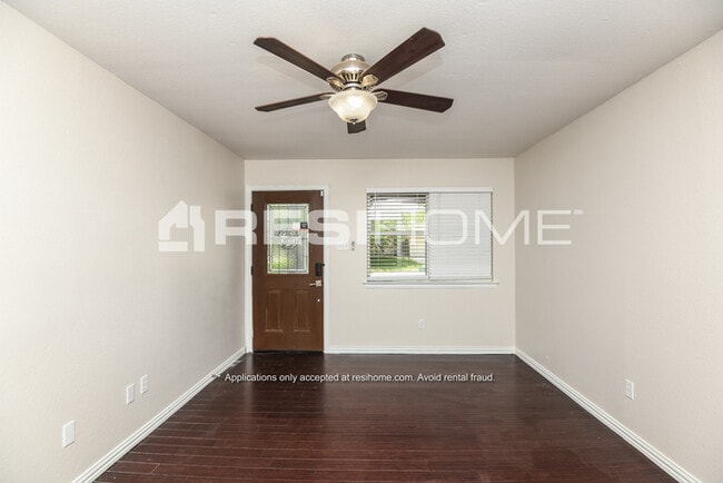 Photo - 521 Kemper Ave