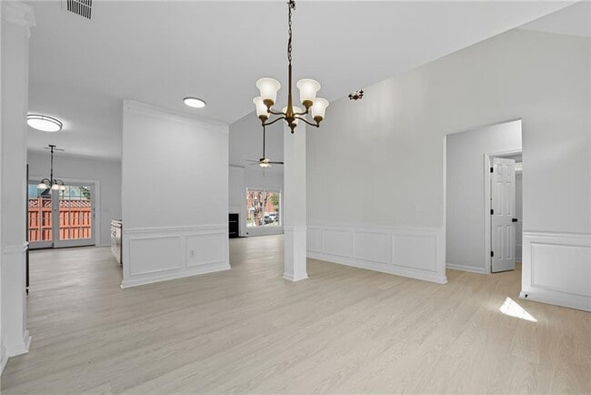 Photo - 4000 River Green Pkwy