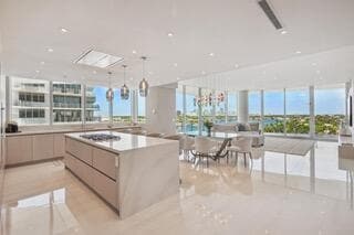 Building Photo - 2241 SE 17th St Unit 801