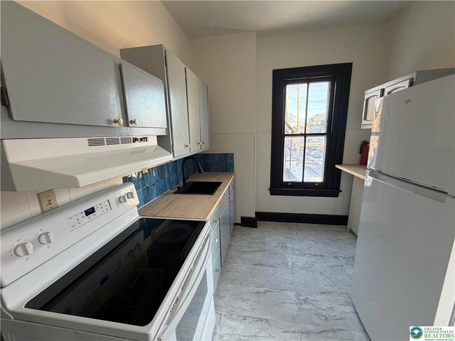 Photo - 146 W Broad St