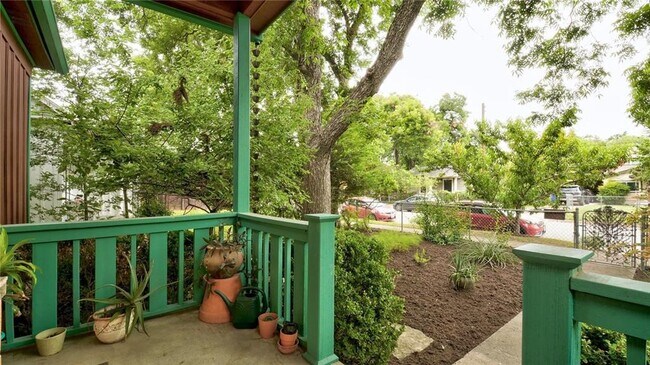 Photo - 1609 Willow St