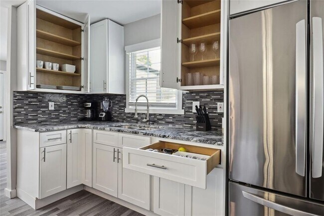 Photo - 1561 Pontiac Pl SE