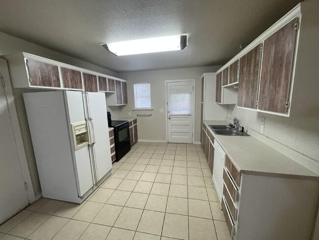 Photo - 2507 Kenosha Ave