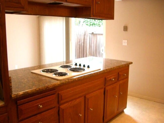 Building Photo - 702 N Paulina Ave Unit A Rental