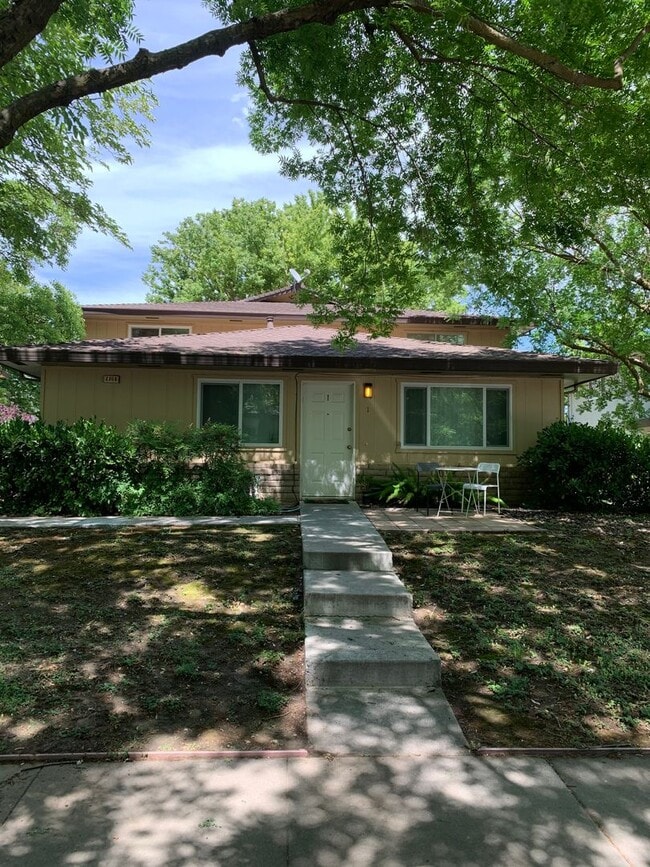 Building Photo - SINGLE STORY CONDO LOCATED IN NORTHEAST DAVIS Unit 1