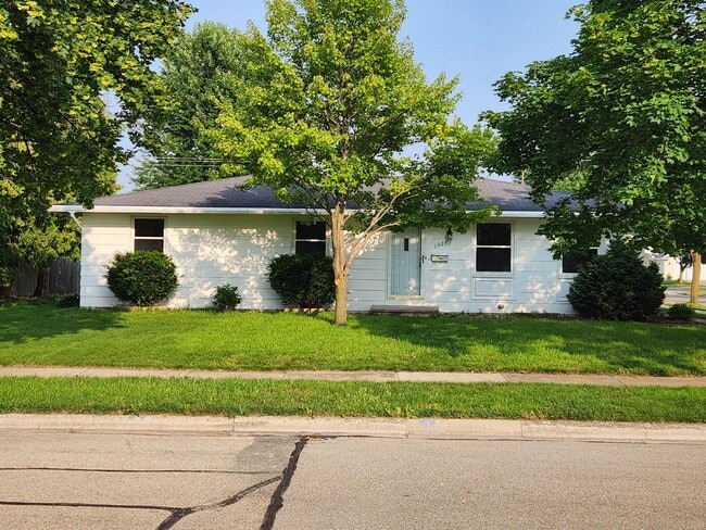 Photo - 1027 Cardinal St
