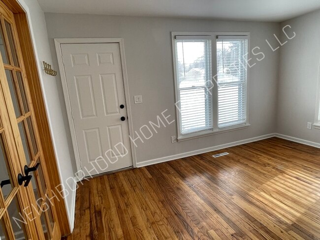 Photo - 2450 Gerald Ave