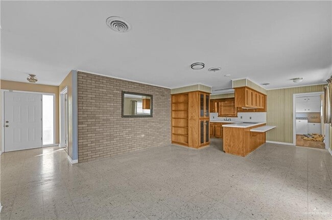 Photo - 21 E Walnut Ave