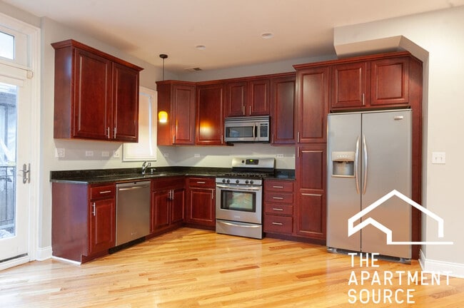 Photo - 7008 W Medill Ave