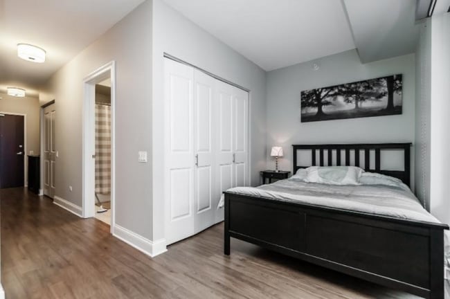 Photo - 210 W Institute Pl