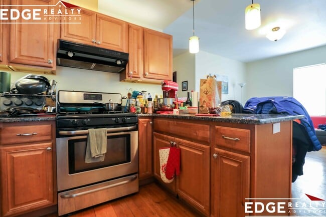 Building Photo - 60 Cameron St Unit 1