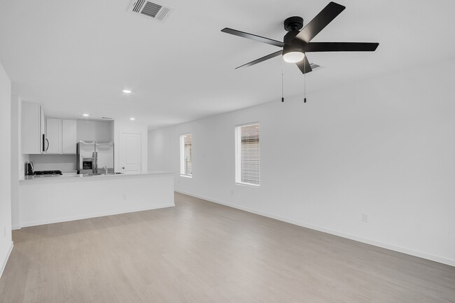 Photo - 220 Laura Leigh Ln