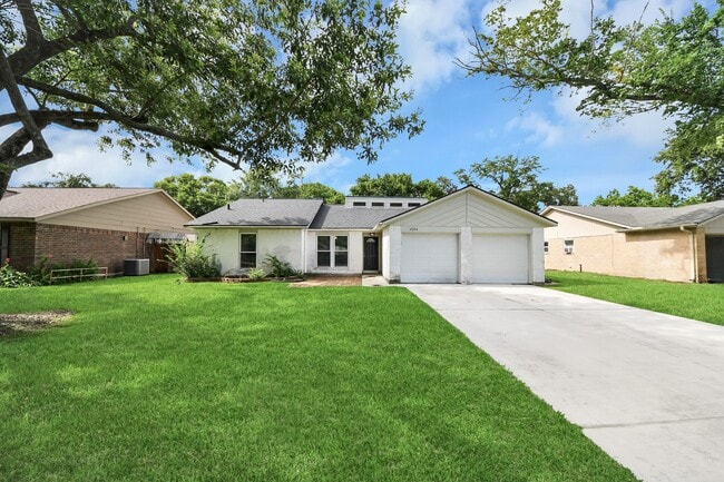 Photo - 1104 N Heron Dr