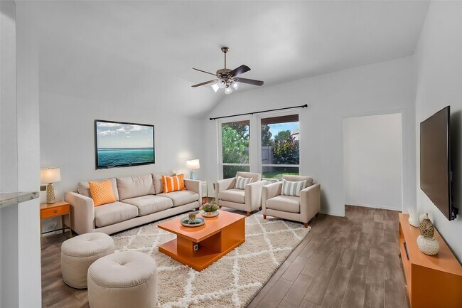 Photo - 28223 Fantail Dr