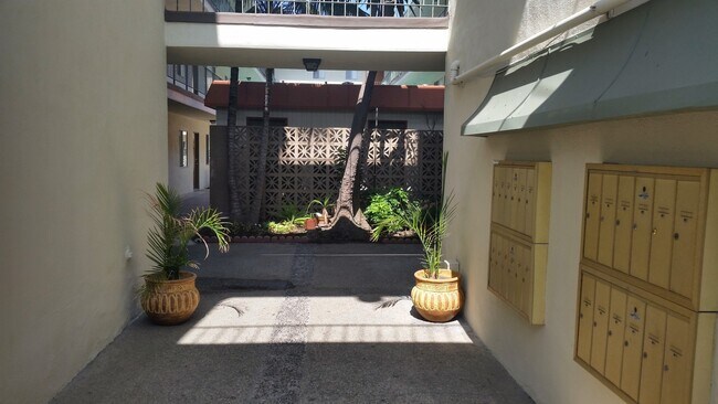 ANZA 1 (Wellington Apts)