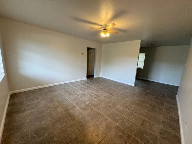 Building Photo - 6710 Fairwood Rd Rental