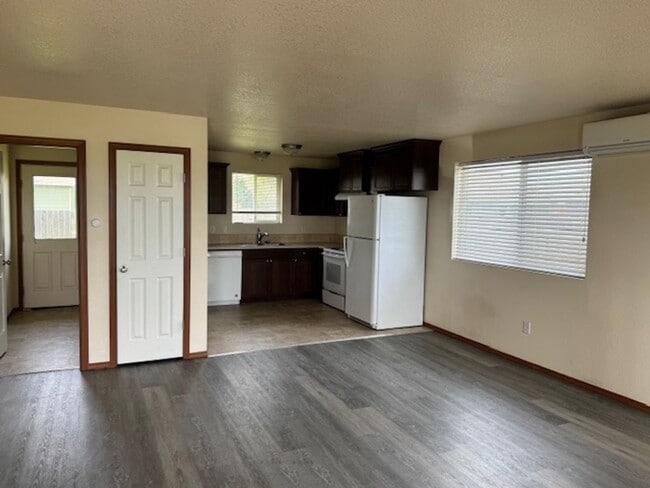 Photo - 3530 Britt Ave Unit B