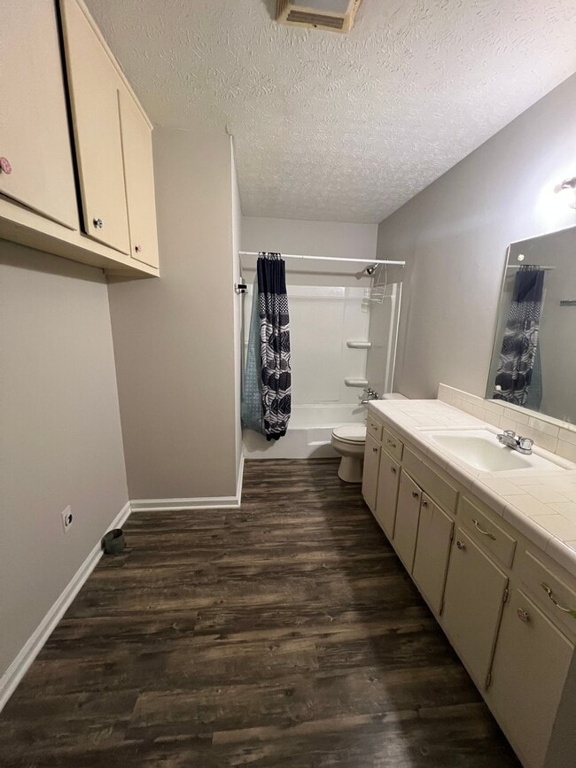 Photo - 1244 Crewdson Dr
