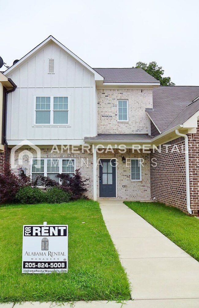 Town Home Available For Rent in Chelsea...... - Town Home Available For Rent in Chelsea......