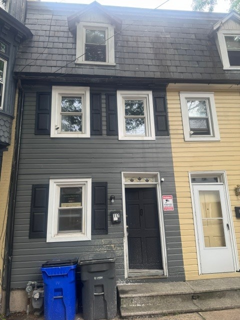 Building Photo - 117 King St