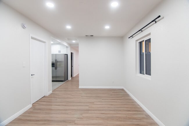 Photo - 14700 Friar St Unit 2