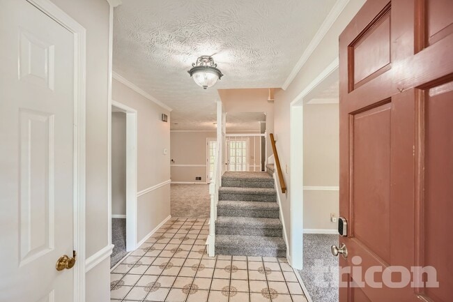 Photo - 305 Woodsong Dr