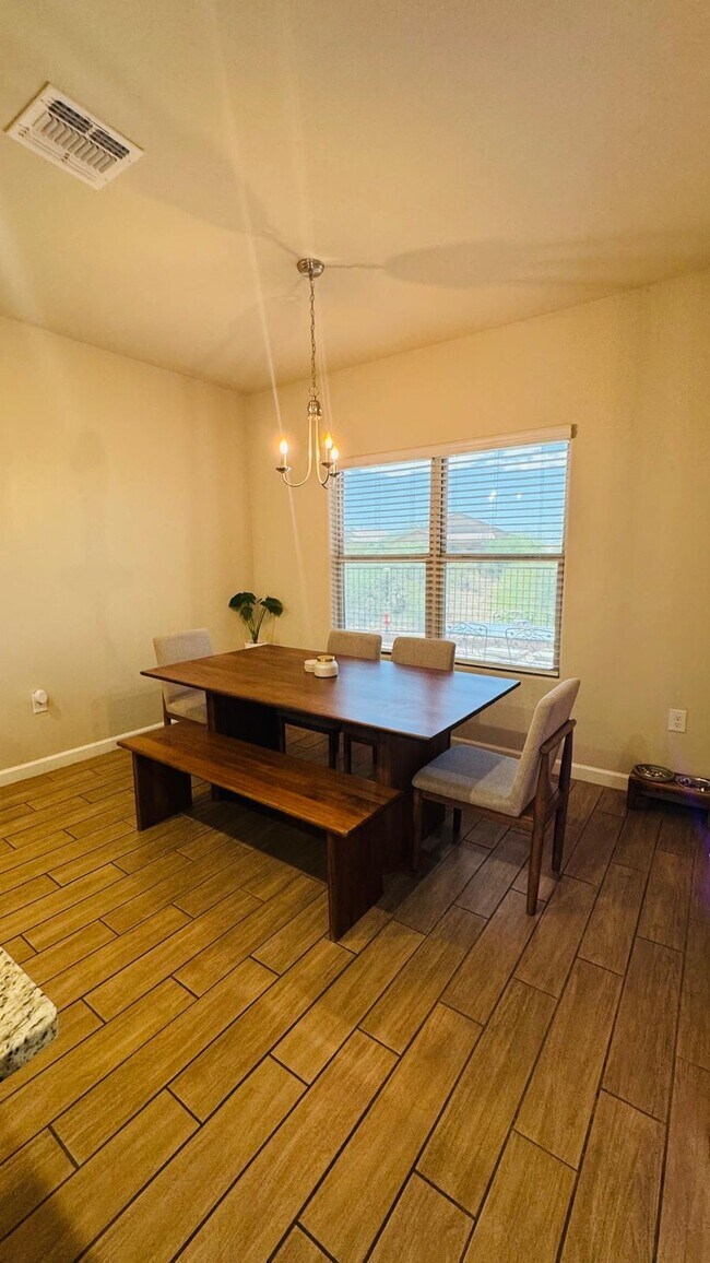 Photo - 477 W Aberdeen Pl