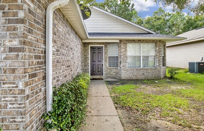 Photo - 3 bed 2 bath home off Olive Rd