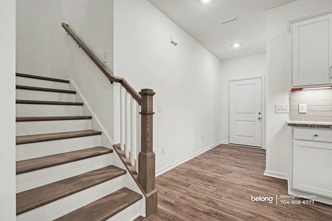 Photo - 1817 Riverbend Ave