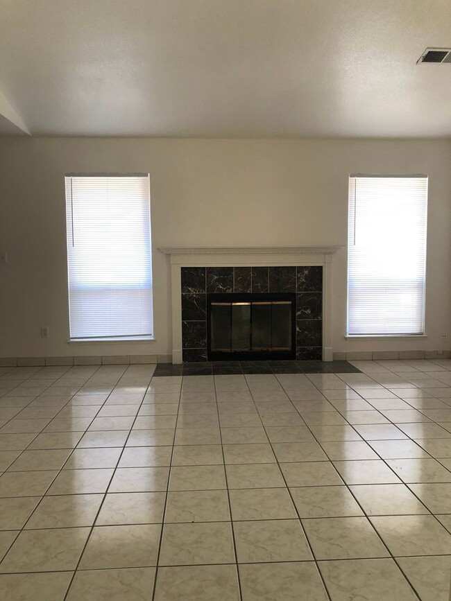 Photo - Love Where You Live - 2 Weeks Free Rent! Beautiful Home in Turlock