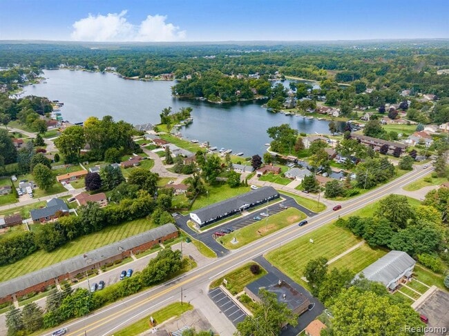 Photo - 2475 S Commerce Rd Unit #5